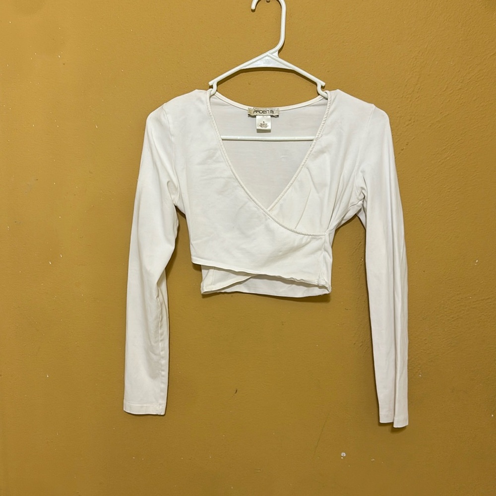 Crop top used small stain